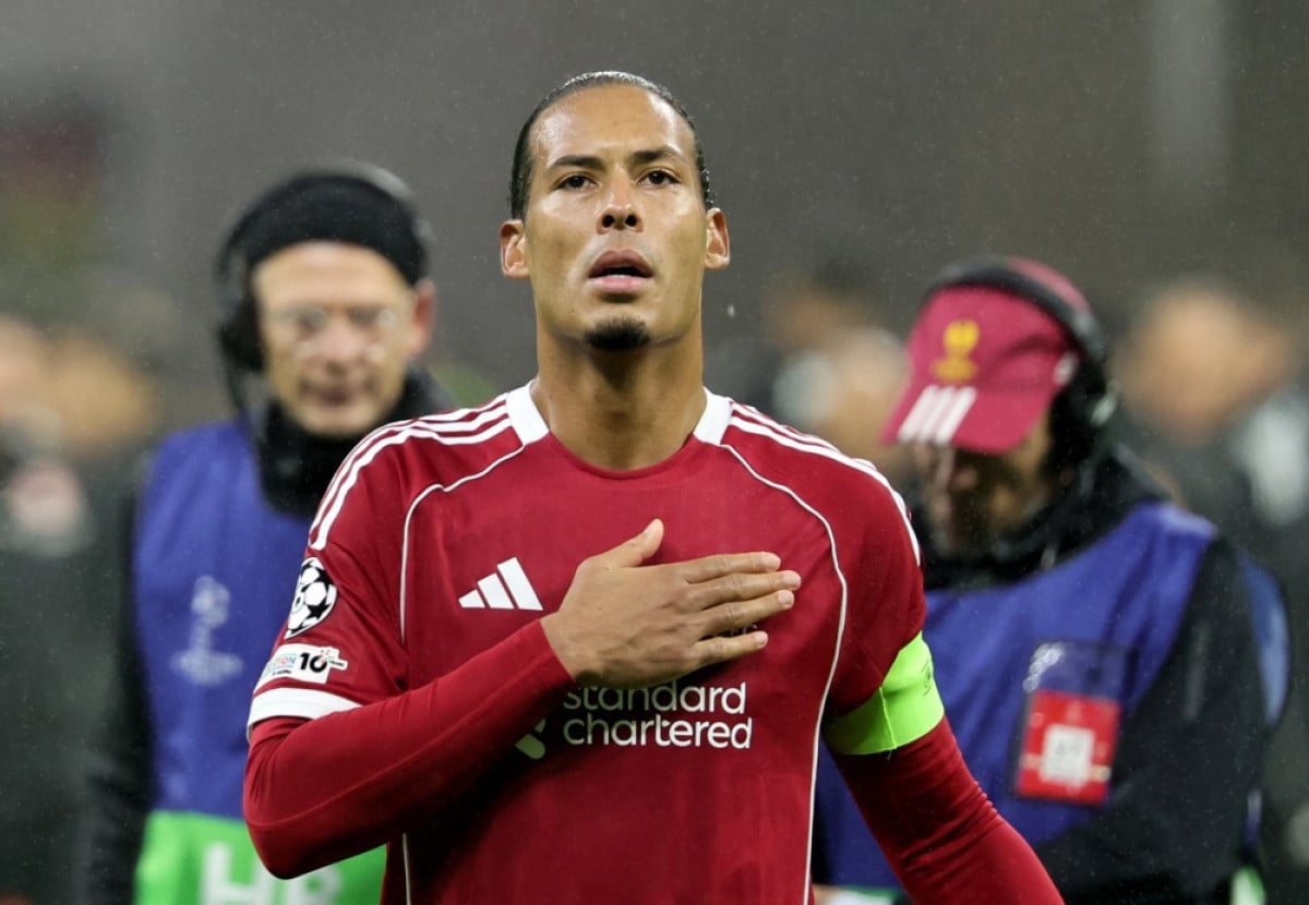 Rio Ferdinand stao u odbranu Van Dijka: "Nije to problem jednog čovjeka" Rio Ferdinand stao u odbranu Van Dijka: "Nije to problem jednog čovjeka"