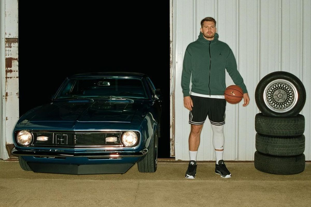 Luka Dončić je na ugovoru od 215 miliona, ali i za njega postoji preskup auto: "Vidjet ćemo za to" Luka Dončić je na ugovoru od 215 miliona, ali i za njega postoji preskup auto: "Vidjet ćemo za to"