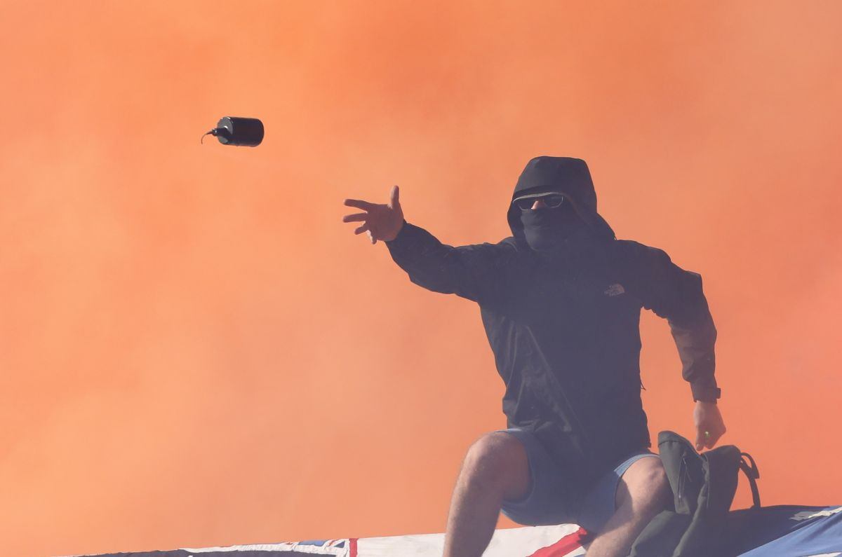 Srbiju obuzeo strah, razlog su dešavanja na Poljudu: "Udarili su na Crvenu zvezdu" Srbiju obuzeo strah, razlog su dešavanja na Poljudu: "Udarili su na Crvenu zvezdu"