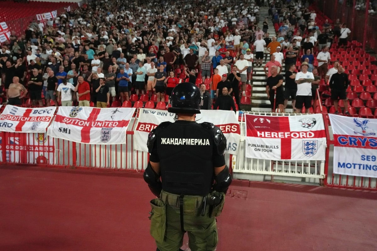 Englezi u čudu zbog incidenta u Beogradu: " Uključene su i porodice, sklanjaju djecu..."