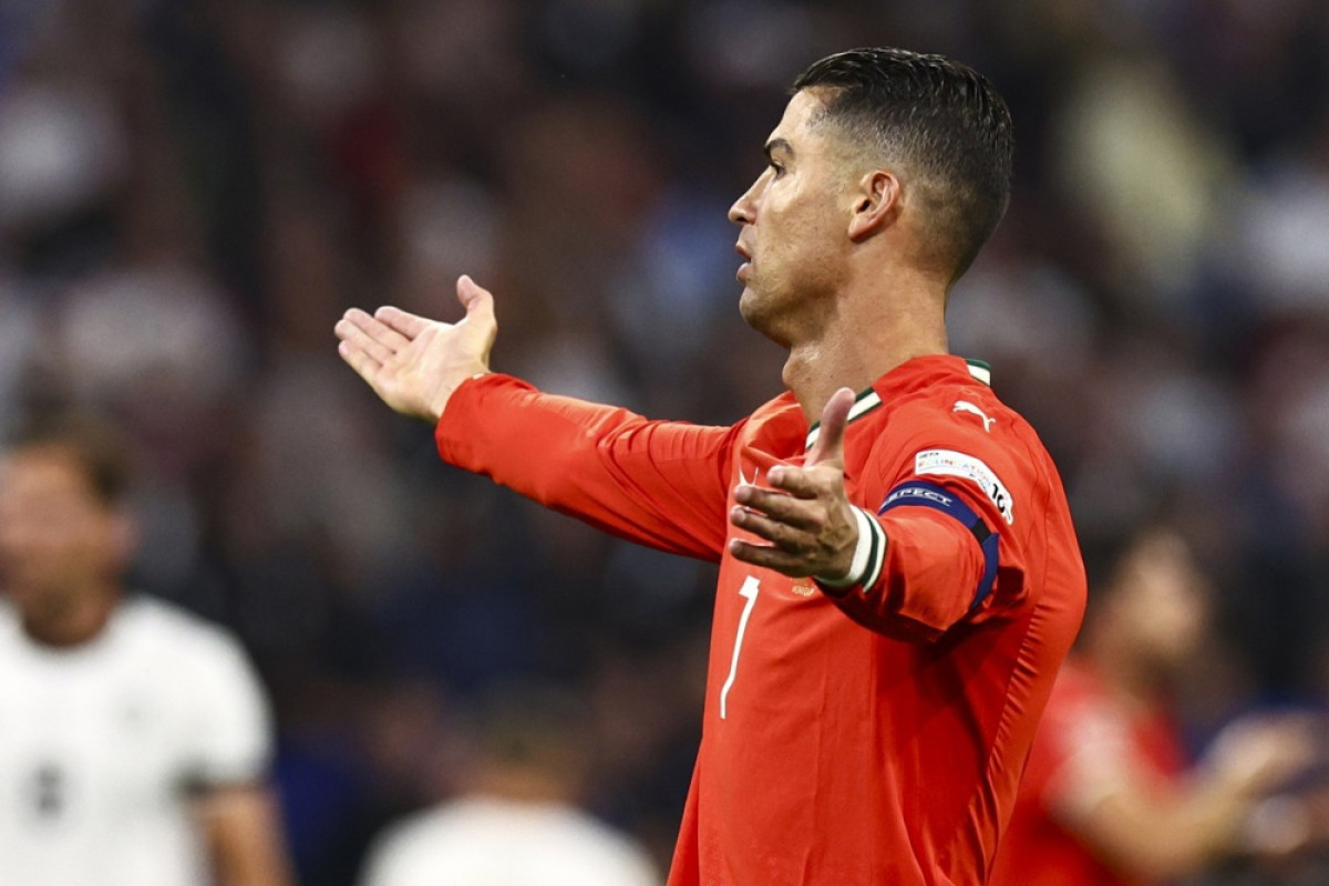 Ronaldo otkrio zašto više ne piše u WhatsApp grupi legendi Uniteda: Za sve je kriv Rio Ferninand