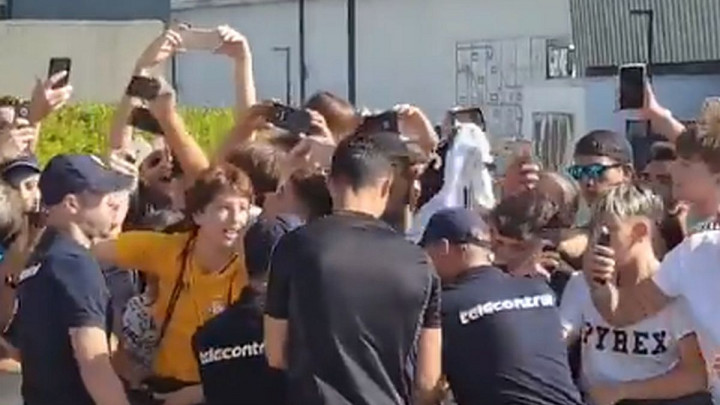 Cristiano Ronaldo stigao na ljekarske preglede, navijači "lude"