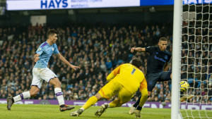 City lako prošao dalje, United mora igrati novi meč