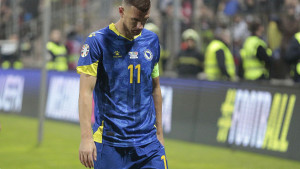Edin Džeko u svega nekoliko sati saznao dvije veoma loše vijesti, čelnici Fenerbahčea ne miruju