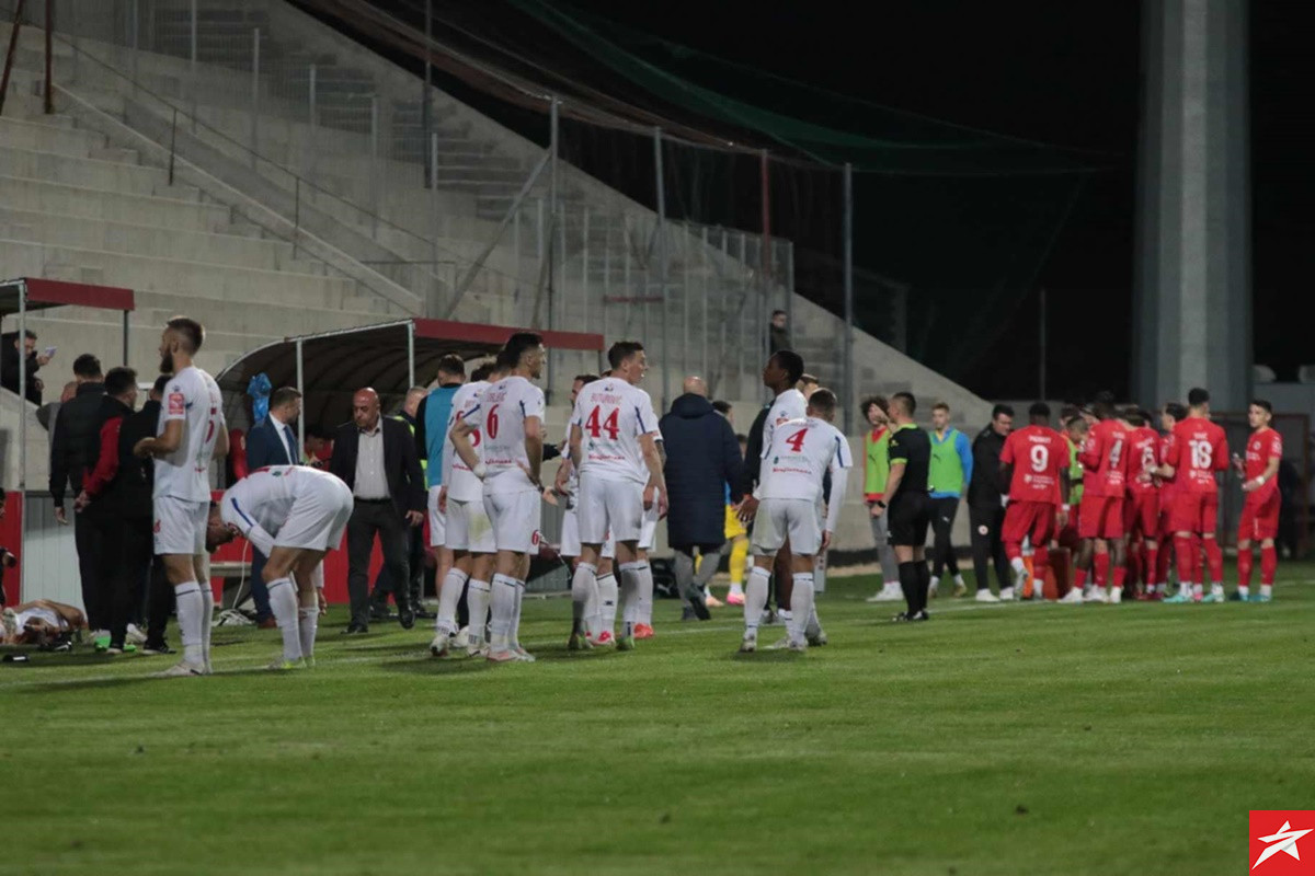 Drama s igračem Igmana na stadionu Rođeni: Iz bolnice stigle prve informacije o stanju Đorića Drama s igračem Igmana na stadionu Rođeni: Iz bolnice stigle prve informacije o stanju Đorića