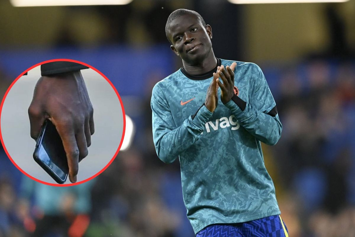 N'Golo Kante nakon 10 godina promijenio mobitel - Odabir novog je ponovo zapanjio svijet N'Golo Kante nakon 10 godina promijenio mobitel - Odabir novog je ponovo zapanjio svijet