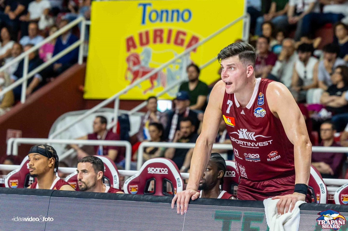 Fenomenalni Amar Alibegović sa 20 poena nosio Trapani do pobjede u drugoj utakmici četvrtine finala Fenomenalni Amar Alibegović sa 20 poena nosio Trapani do pobjede u drugoj utakmici četvrtine finala