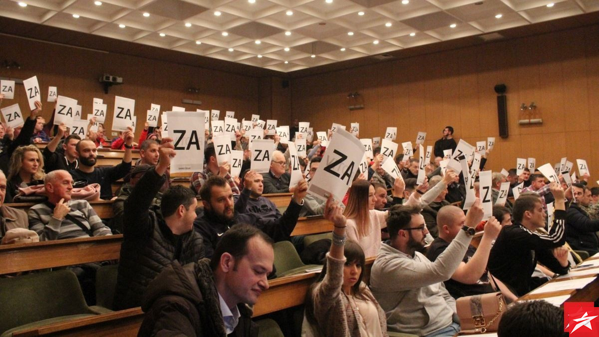 Nazire se održavanje Skupštine NK Čelik: Zeničani ponovo preuzimaju klub Nazire se održavanje Skupštine NK Čelik: Zeničani ponovo preuzimaju klub