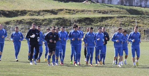 Spahić ostao u hotelu, Pjanić lagano trčkarao