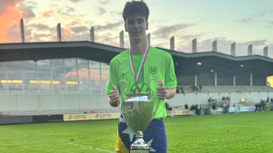Mladi reprezentativac BiH osvojio trofej s Wolfsburgom i oprostio se od kluba