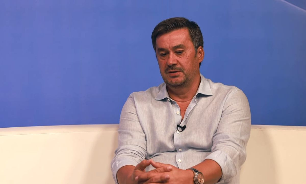 Bogdanović raskrinkao Crvenu zvezdu: "Gledam i ne vjerujem koji igrač ima 80.000 eura mjesečno" Bogdanović raskrinkao Crvenu zvezdu: "Gledam i ne vjerujem koji igrač ima 80.000 eura mjesečno"