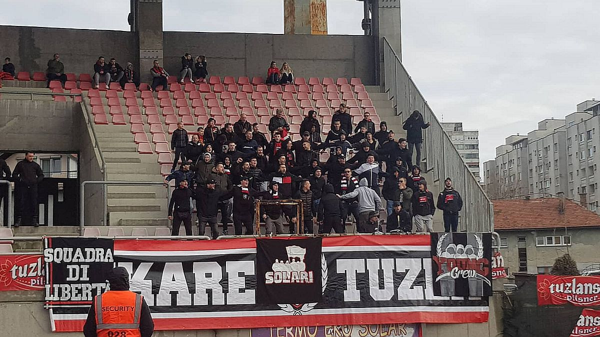 Podrška za oba kluba: 'Fukare' i 'Divizija' ne štede grla i dlanove po hladnom vremenu