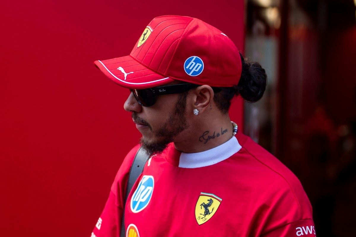 Hamilton otkrio pozadinu slanja dokumenata Ferrariju: "Nisu to bile naredbe" Hamilton otkrio pozadinu slanja dokumenata Ferrariju: "Nisu to bile naredbe"