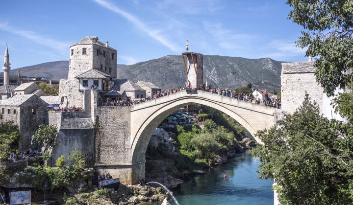 Red Bull Cliff Diving: u Mostaru uzbudljivo od samog početka