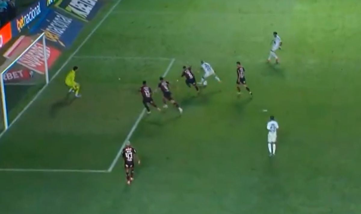 Na semaforu 85. minuta i 0:0, lopta stiže do Neymara, a onda čudo i magija za pamćenje! Na semaforu 85. minuta i 0:0, lopta stiže do Neymara, a onda čudo i magija za pamćenje!