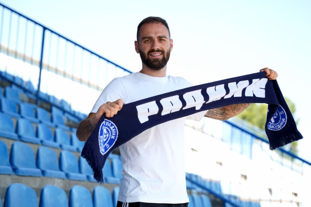 Radnik i danas predstavio novo pojačanje, u Bijeljinu stigao bivši omladinac splitskog Hajduka Radnik i danas predstavio novo pojačanje, u Bijeljinu stigao bivši omladinac splitskog Hajduka