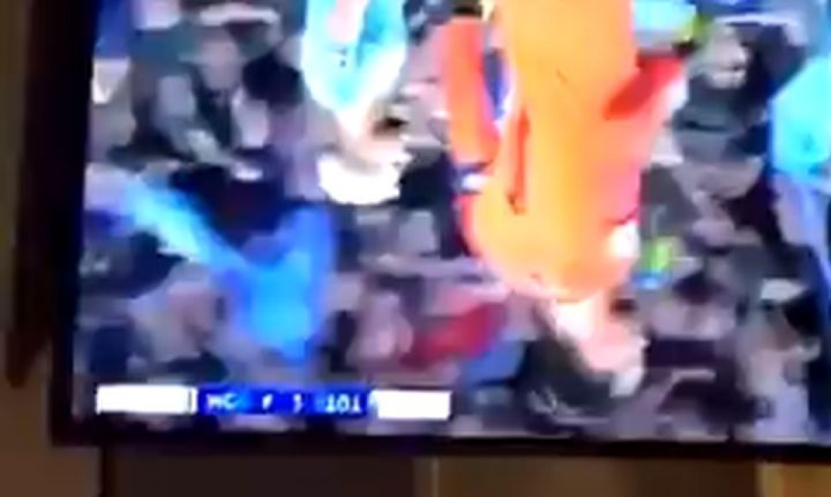 Navijač Manchester Cityja razbio TV nakon što je VAR poništio Sterlingov gol