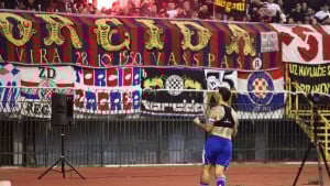 Samo Poljud može donijeti ovo ludilo - Sudija isključio Rebića i Livaju, Hajduk svejedno slavio!¨