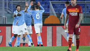 Edin Džeko i Vučica nevidljivi u derbiju: Lazio razbio Romu!