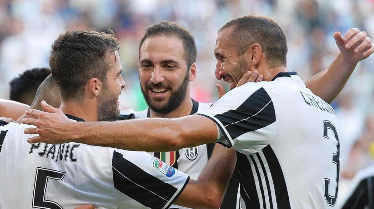 Chiellini napravio haos u Napulju jer je otkrio šta je Higuain izjavio kada je stigao u Juventus Chiellini napravio haos u Napulju jer je otkrio šta je Higuain izjavio kada je stigao u Juventus