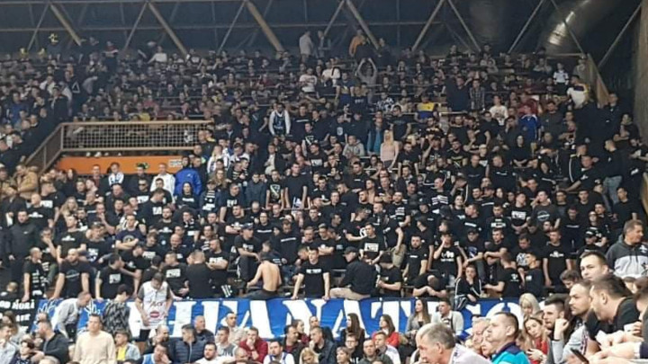 Ludnica u Mejdanu: Sve je proključalo kada su košarkaši istrčali na parket