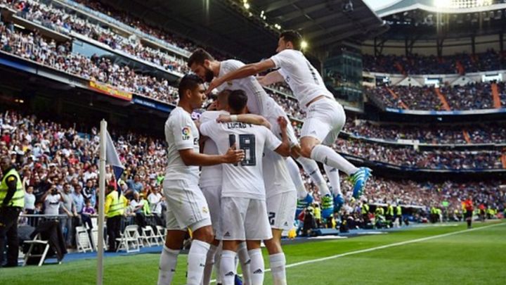 Navijači priredili spektakularan doček za fudbalere Reala