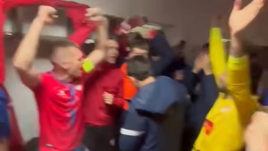 Borac slavio u Mostaru, slavlje krenuo na terenu, a pravi "lom" nastao u slvačionici