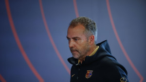 Veliki problemi i tenzije u svlačionici Barcelone: Tri igrača bojkotuju Flicka i žele njegov odlazak