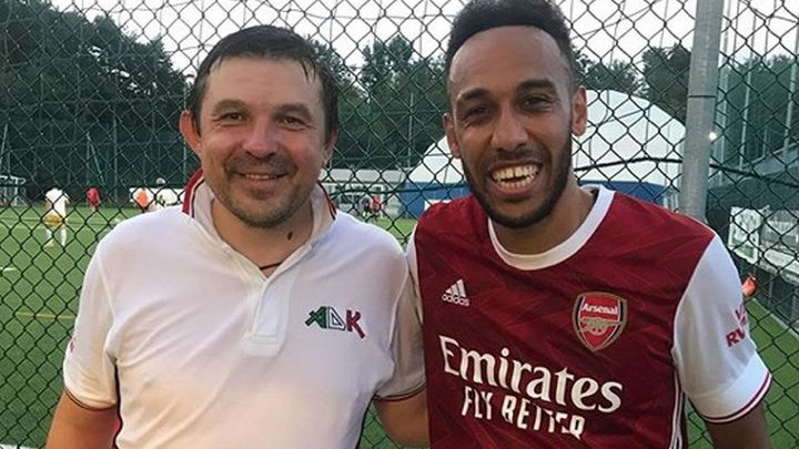 Aubameyang "uletio" na teren u Italiji: Igrao lopte, platio termin i podijelio svima dresove