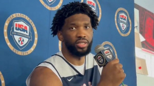 Embiid nije bio sretan kada je čuo da novinar spominje Nikolu Jokića: "Taj čovjek me ne zanima"