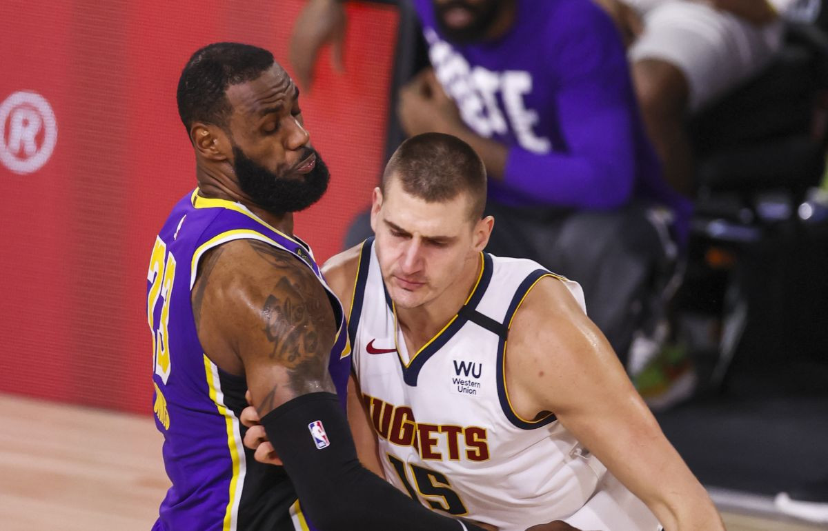 Nikola Jokić odigrao "vanzemaljsku" utakmicu i "školovao" LeBrona Jamesa i Lakerse Nikola Jokić odigrao "vanzemaljsku" utakmicu i "školovao" LeBrona Jamesa i Lakerse