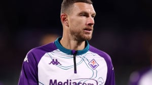 Džeko bi da ide, ali u Firenci imaju drugi plan: "Ostaćeš na tribinama, a onda igrati u Seriji B!"