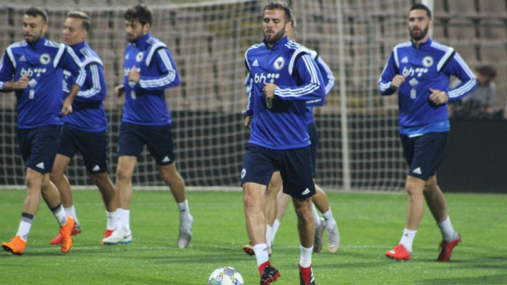 Dok je Pjanić sa reprezentacijom, inostrani mediji najavljuju transfer njegove karijere
