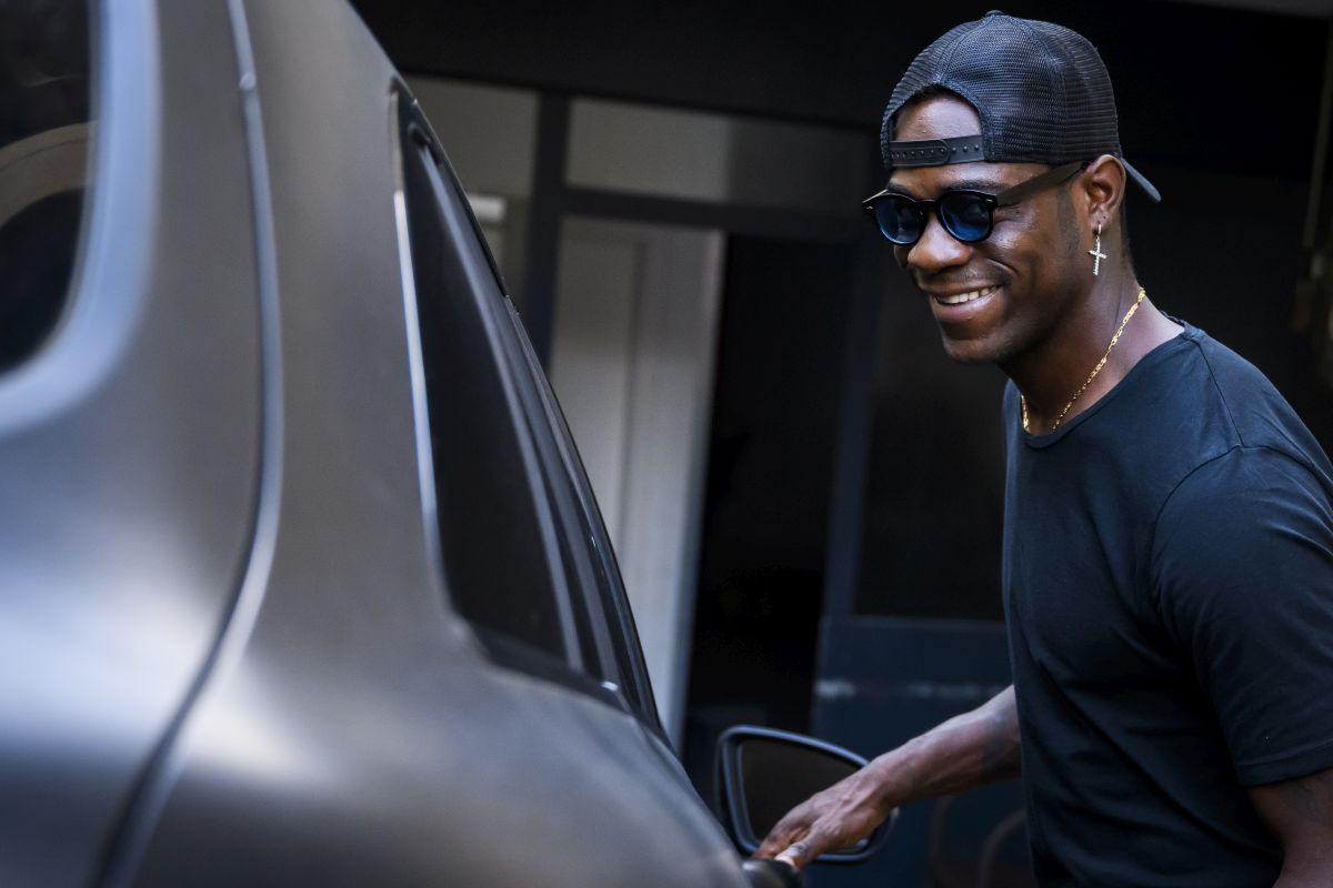 Balotelli dobio poniženje života, pa glumio žrtvu: "Samo vi pričajte gluposti" Balotelli dobio poniženje života, pa glumio žrtvu: "Samo vi pričajte gluposti"