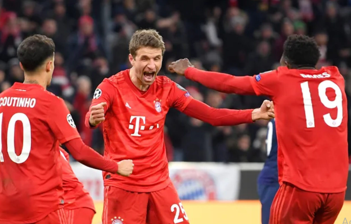 Fotografija s potpisa ugovora u Bayernu postala hit Fotografija s potpisa ugovora u Bayernu postala hit