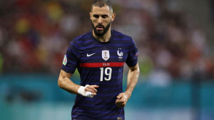 Cesc Fabregas imenovao je nasljednika Karima Benzeme u Real Madridu: "Idealan je"