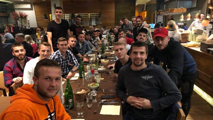 Lijep gest Šabanadžovića: Saigrače i stručni štab počastio oproštajnom večerom