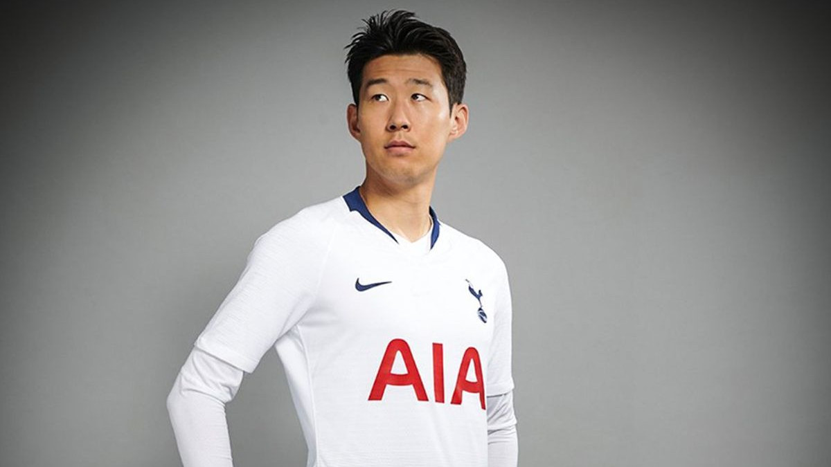 Tottenham predstavio nove dresove: Šta je novo na domaćoj garnituri?