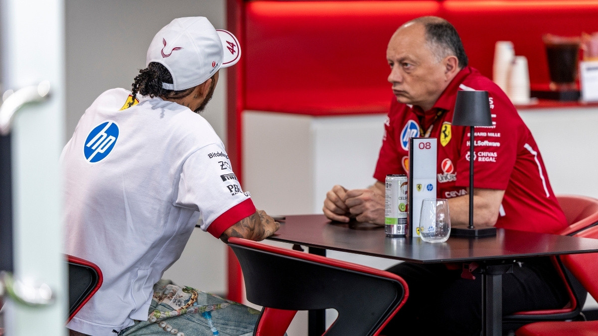 Hamilton stao u odbranu šefa Ferrarija: "Fred je glavni razlog zašto sam ovdje" Hamilton stao u odbranu šefa Ferrarija: "Fred je glavni razlog zašto sam ovdje"