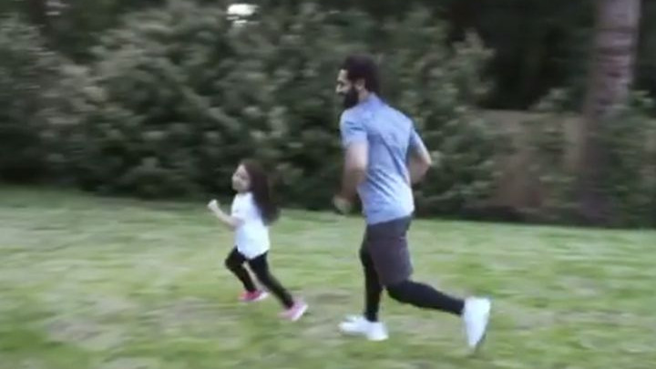 Salah u dvorištu napravio mali trening centar, a komšije otkrile šta najviše vježba