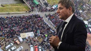Nečuveni prizori u Srbiji! Desetine hiljada na ulicama, Stojković na udaru: "On ne smije da..."