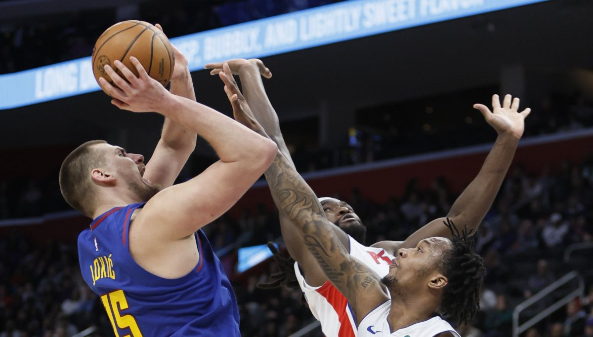 Nikola Jokić pokazao svu svoju moć i brutalnim triple-doubleom "pomeo" Pistonse" Nikola Jokić pokazao svu svoju moć i brutalnim triple-doubleom "pomeo" Pistonse"