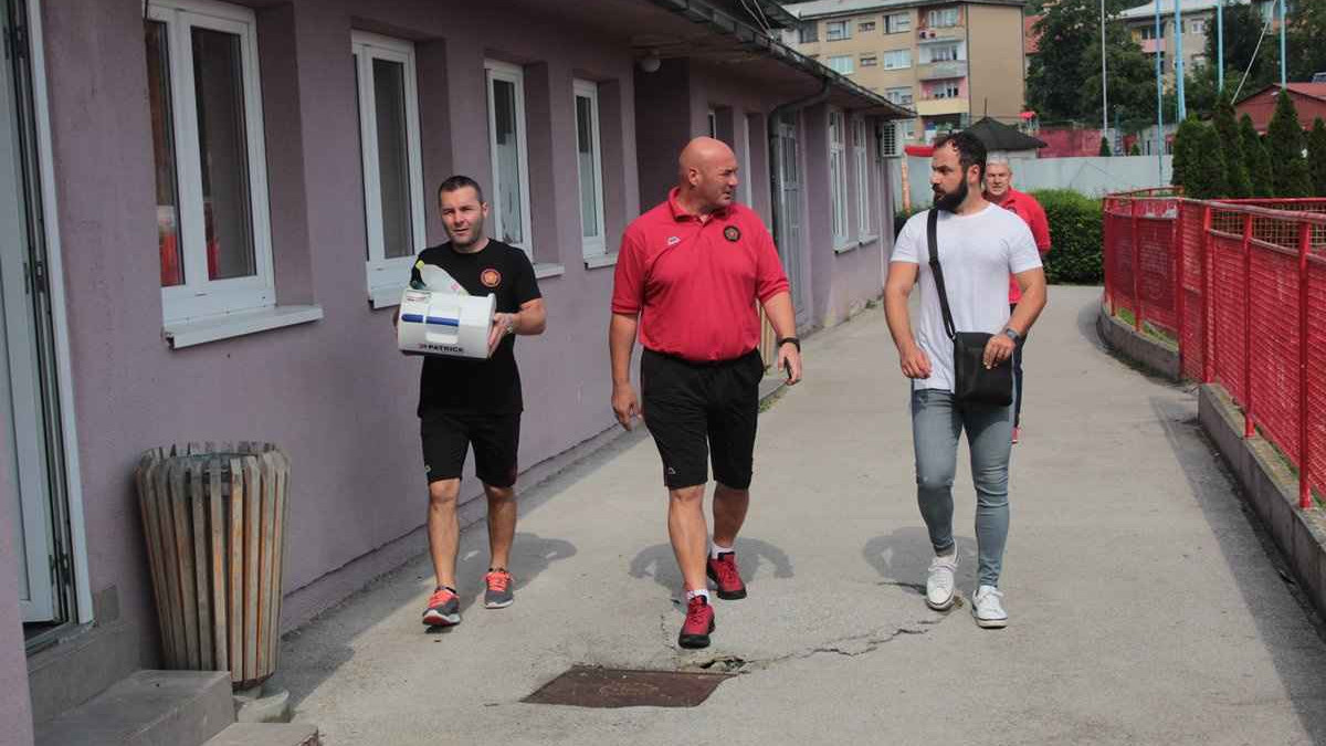 Bošnjaković i Smajić u Fojnicu vode 30 fudbalera Slobode Bošnjaković i Smajić u Fojnicu vode 30 fudbalera Slobode