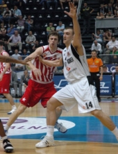 Partizan lako sa Zvezdom Partizan lako sa Zvezdom