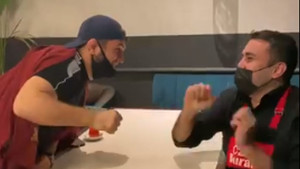 Khabib je zvijer u oktagonu, ali kad igra 'ruke' je druga priča