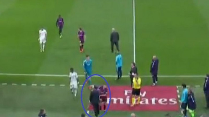 Hoće li igrač Barcelone biti kažnjen zbog sramotnog poteza pri izlasku sa terena?