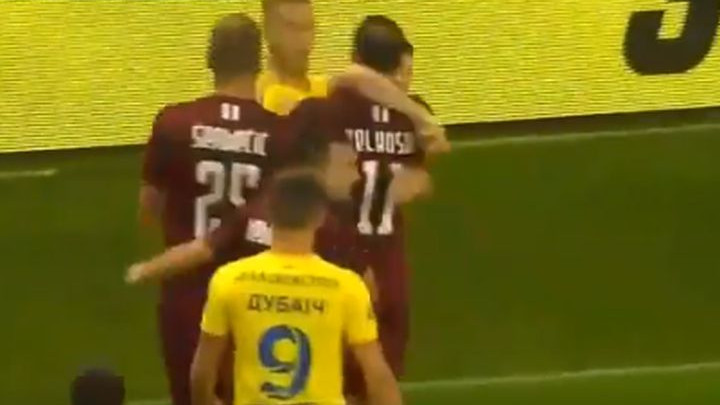 Velkoski i Touminen razmijenili udarce, a saigrači ih jedva smirili