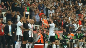 Debi za pamćenje: Pjanić dobio velike ovacije s tribina kada je izlazio iz igre