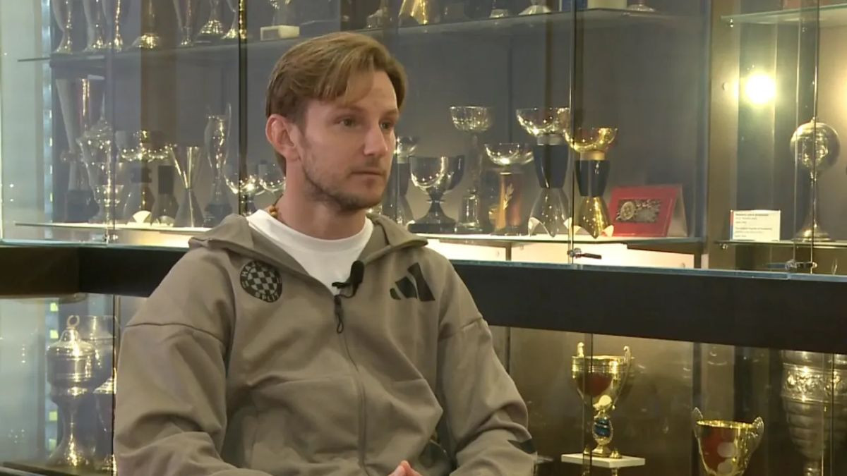Rakitić rekao o Livaji ono što misli cijela Hrvatska, ali rijetki se usude izgovoriti: "On je..." Rakitić rekao o Livaji ono što misli cijela Hrvatska, ali rijetki se usude izgovoriti: "On je..."