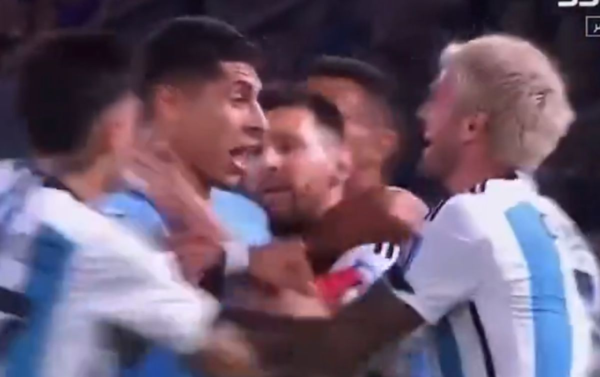 Urugvaj šokirao Argentinu, Messi se tukao i davio protivnika, ovakvog ga nikada nismo vidjeli